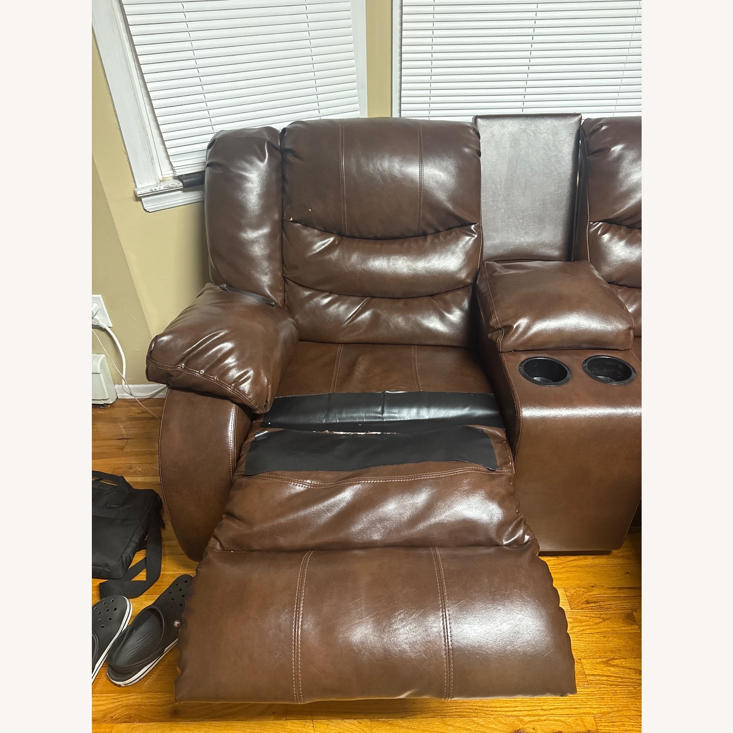 Bob's Discount Furniture Dark Brown 2 Seater Sofa - image-5