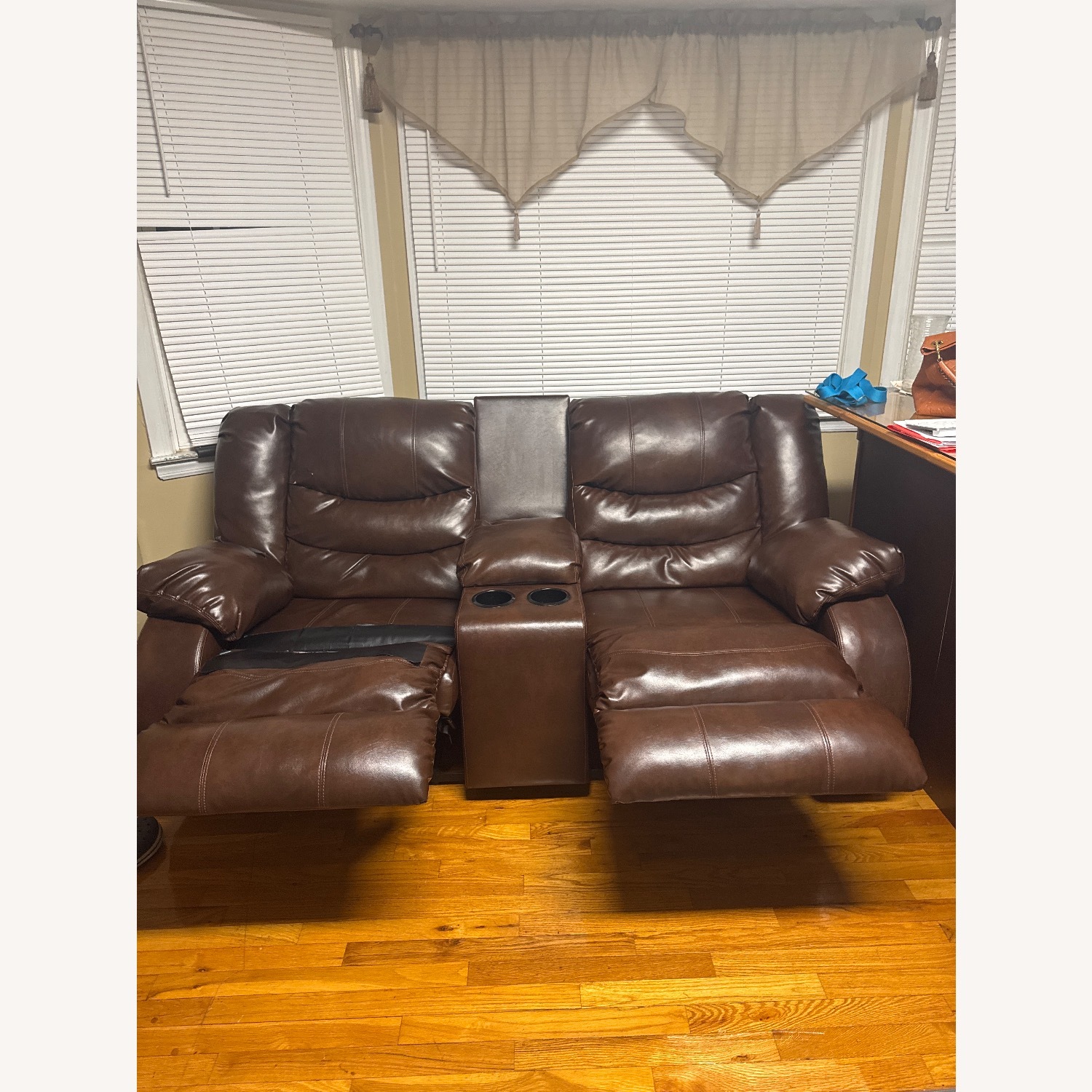 Bob's Discount Furniture Dark Brown 2 Seater Sofa - image-4
