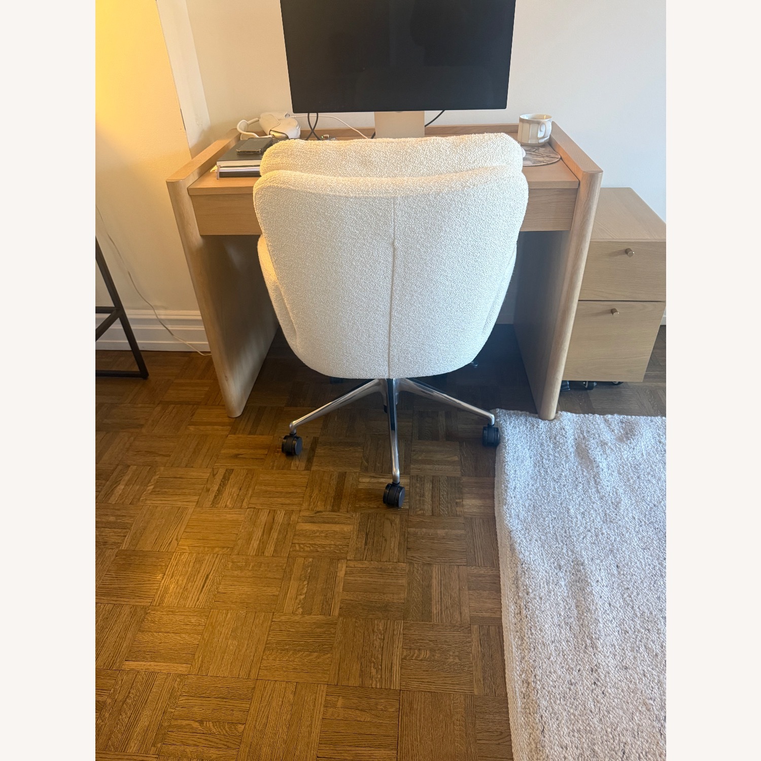 Article White Fabric Office Chair - image-2