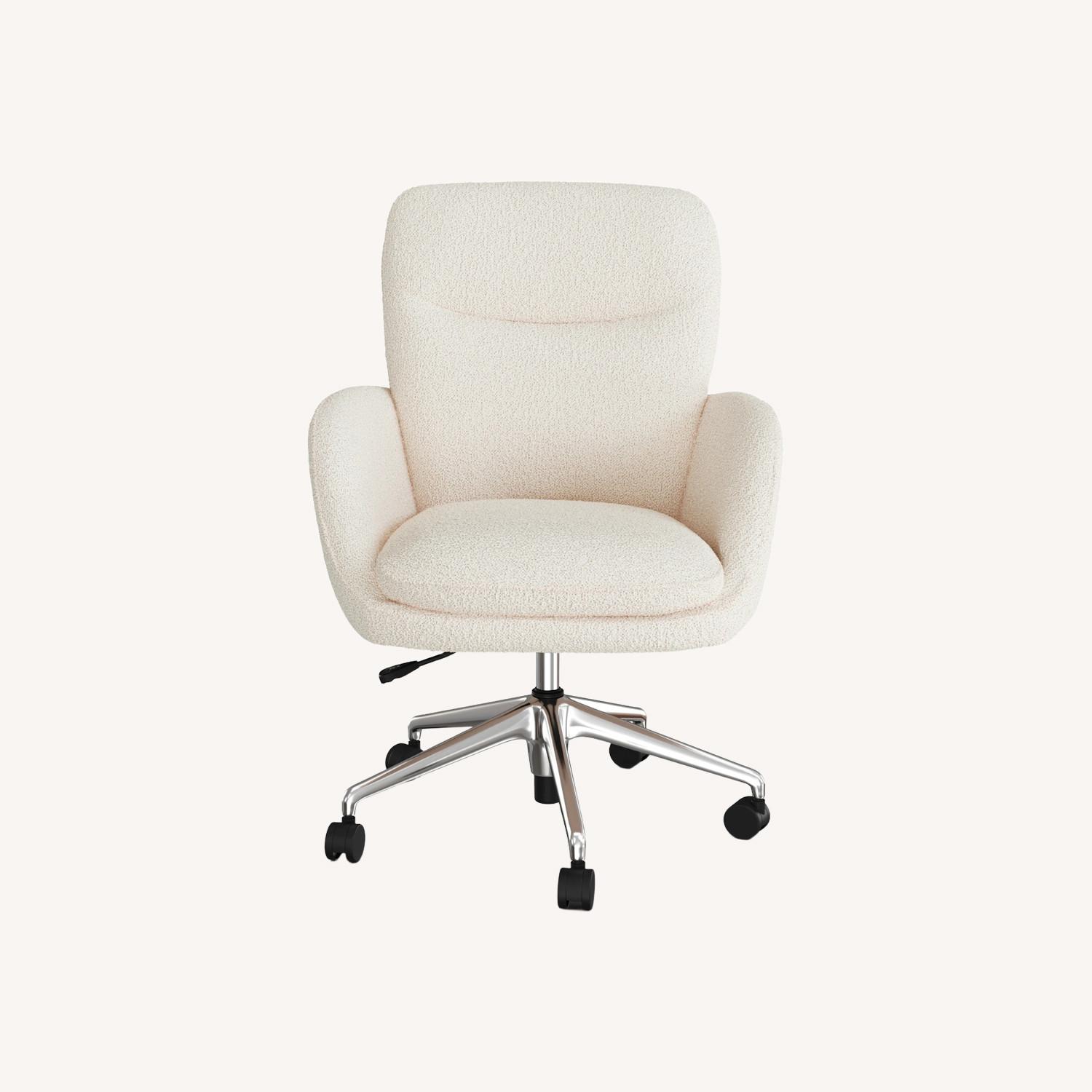 Article White Fabric Office Chair - image-0