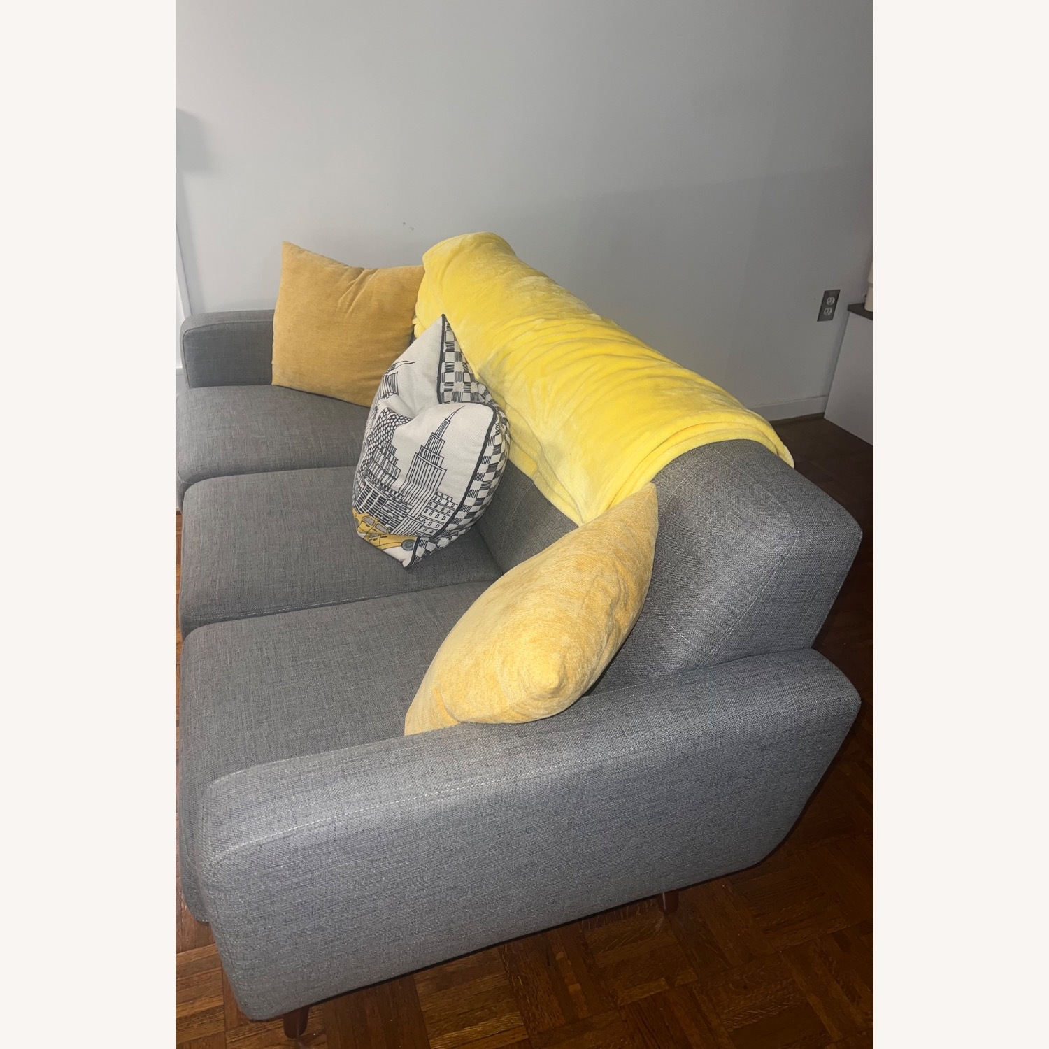 Bob's Discount Furniture 3+ Seater Sofa - image-2