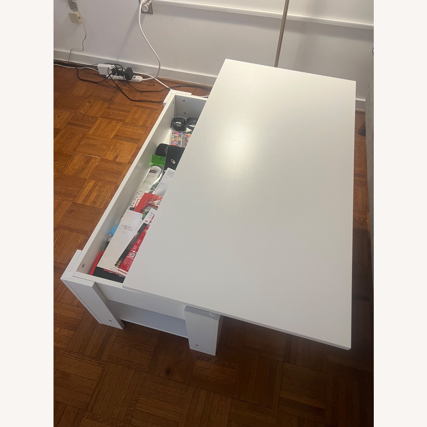 Coffee Table with Lift Up Top - image-4