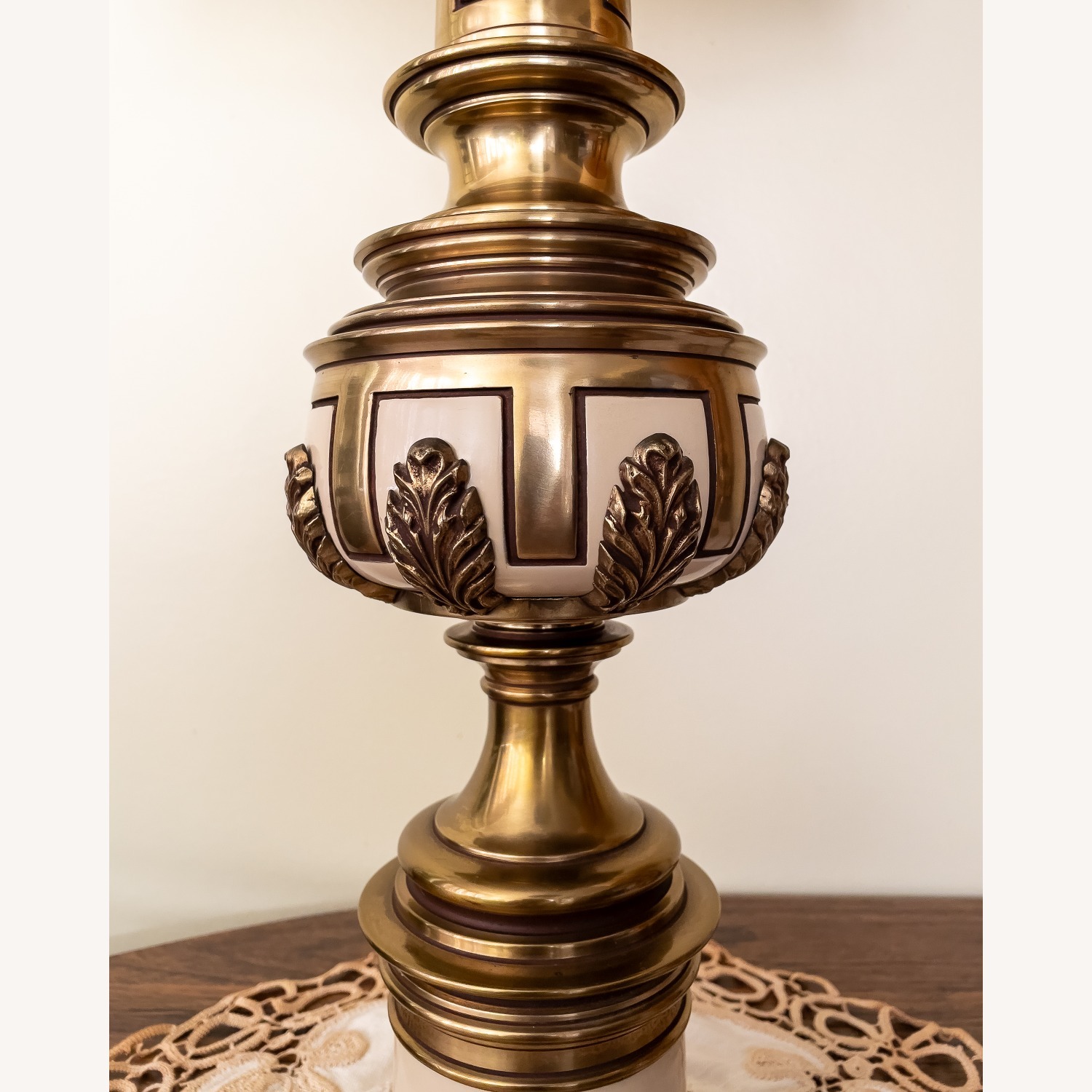 Vintage Stiffel Lamps, Brass & Porcelain, 1978 - image-2