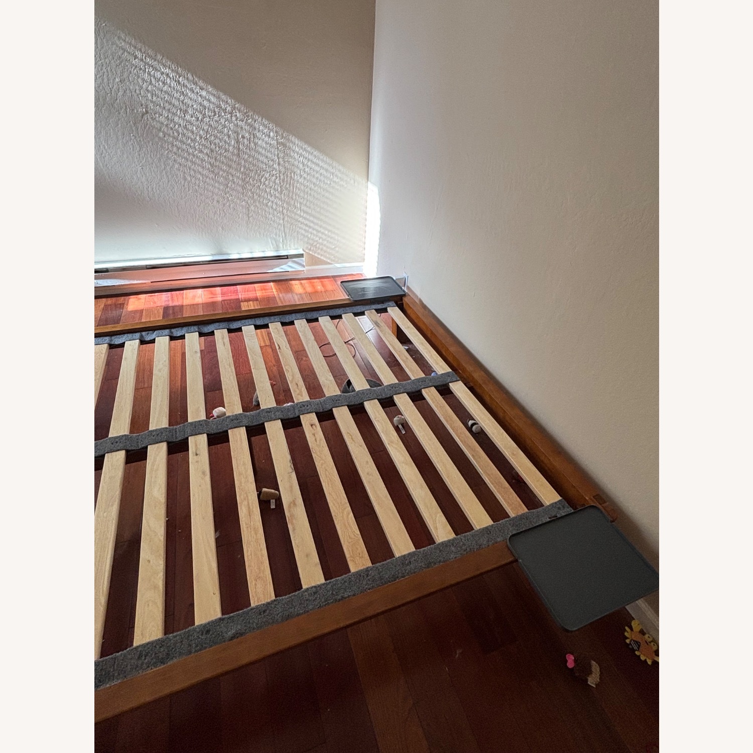 Thuma Dark Brown Queen Bed - image-6