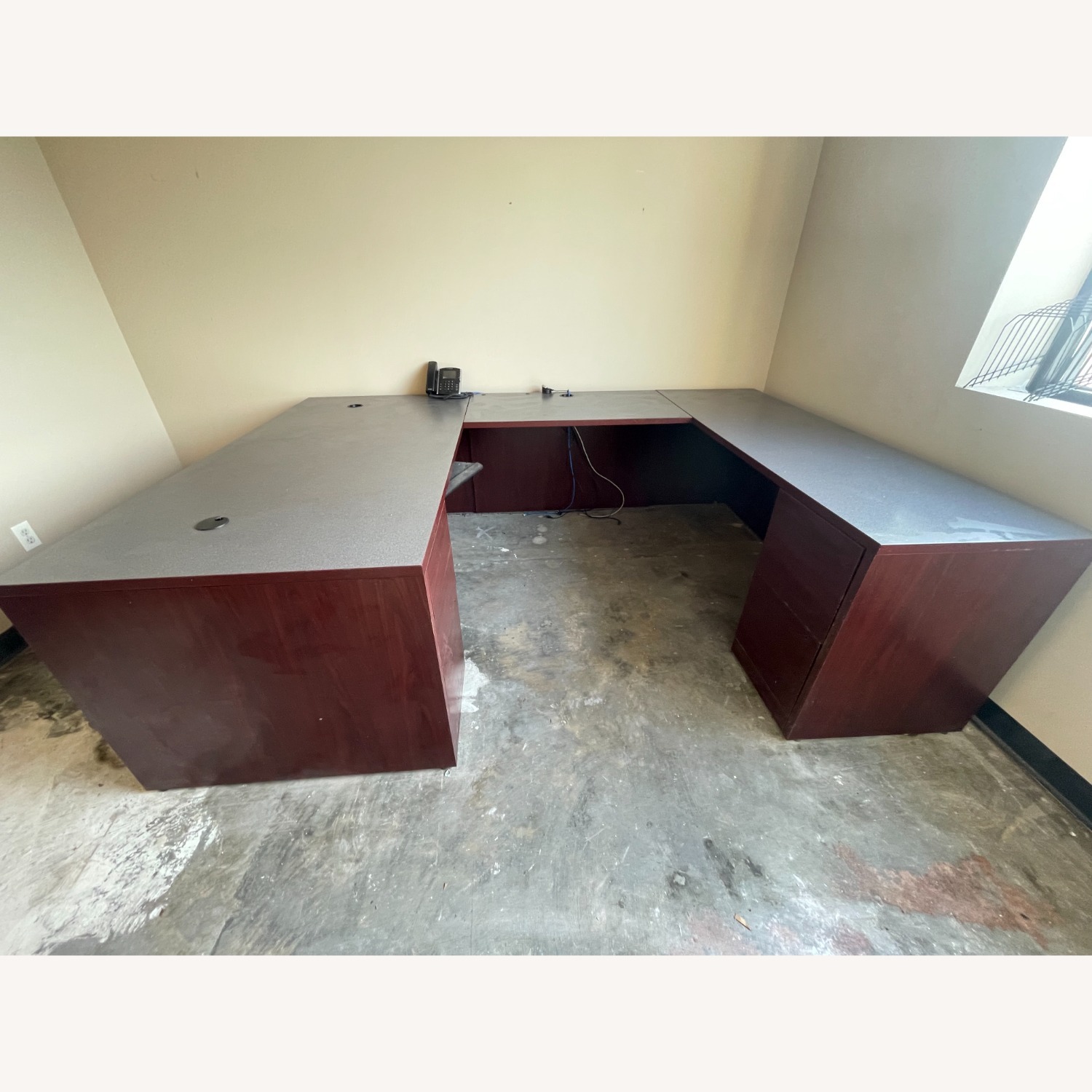 HON Office Furniture Desk - image-4