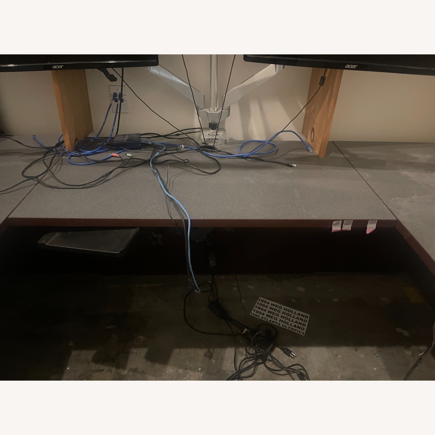 HON Office Furniture Desk - image-7