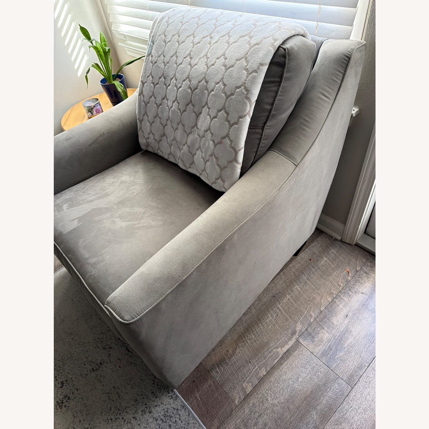 Rooms To Go Cindy Crawford Light Gray Accent Chair - image-3