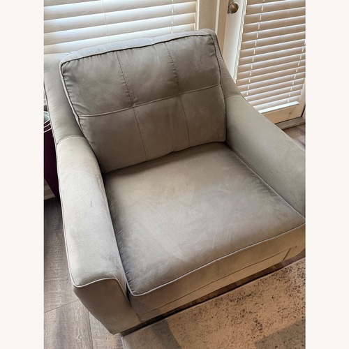 Used Rooms To Go Cindy Crawford Light Gray Accent Chair for sale on AptDeco