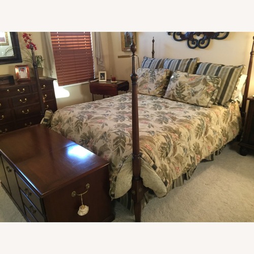 Used Statton Four Poster Reproduction Bed for sale on AptDeco