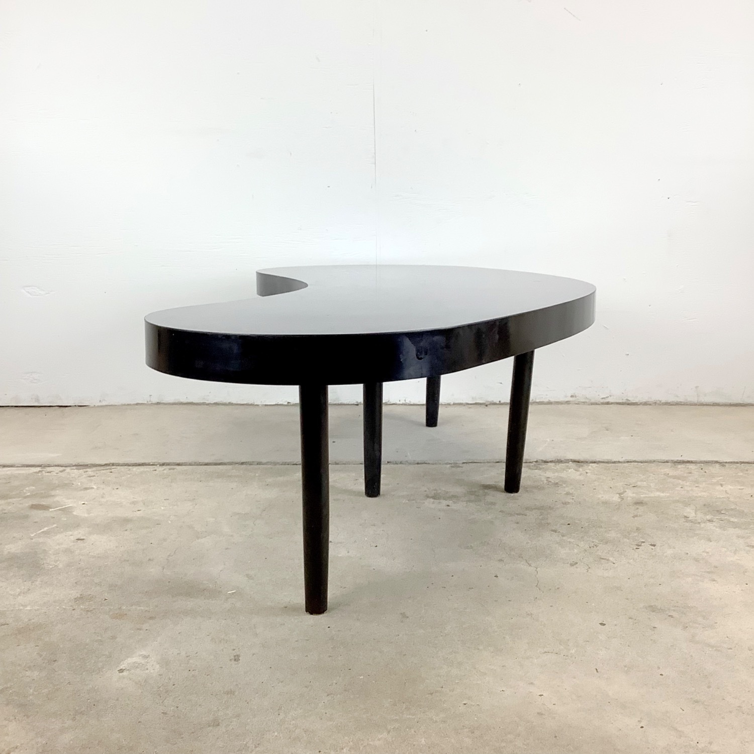 Atomic Modern Coffee Table with Kidney-Shape - image-4