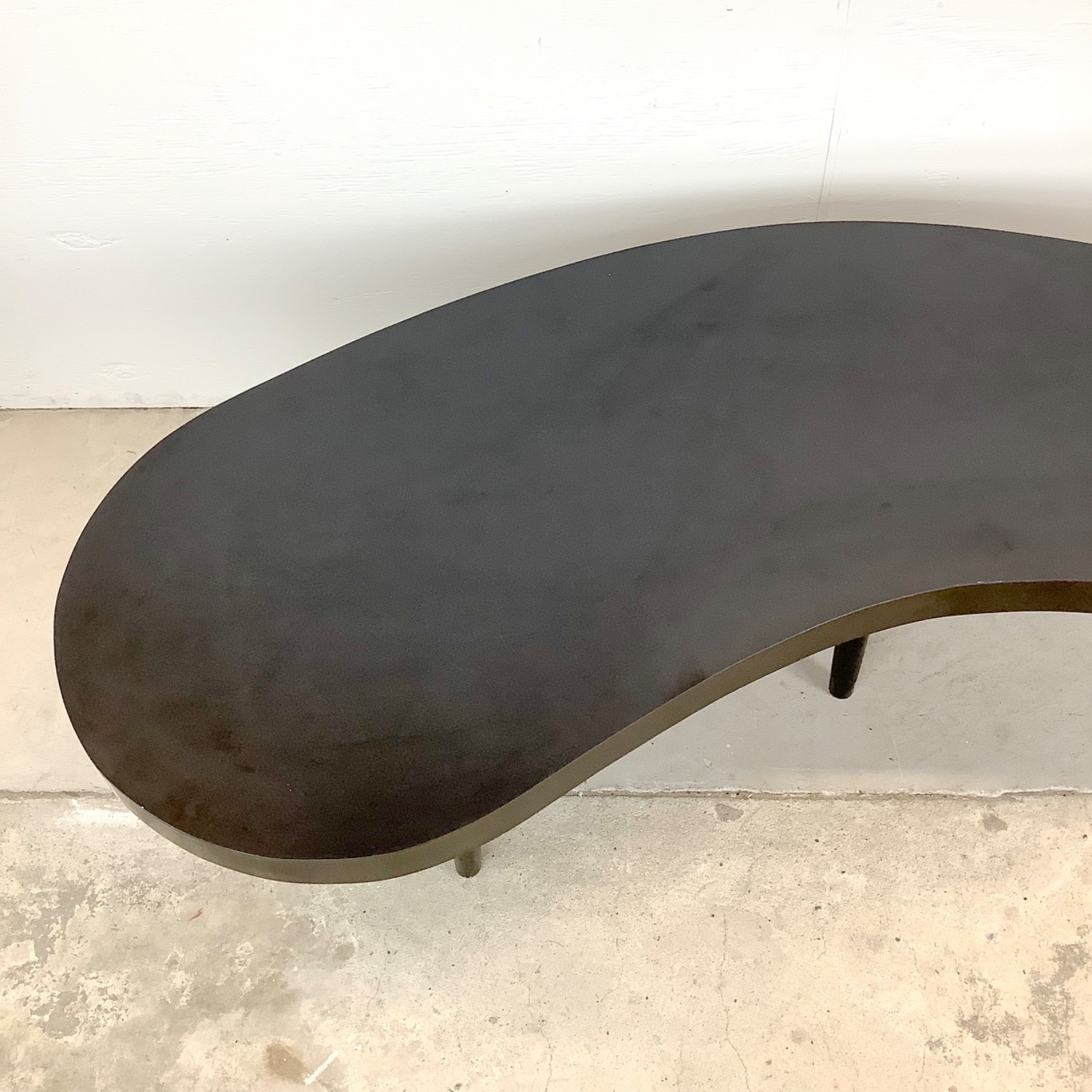 Atomic Modern Coffee Table with Kidney-Shape - image-9