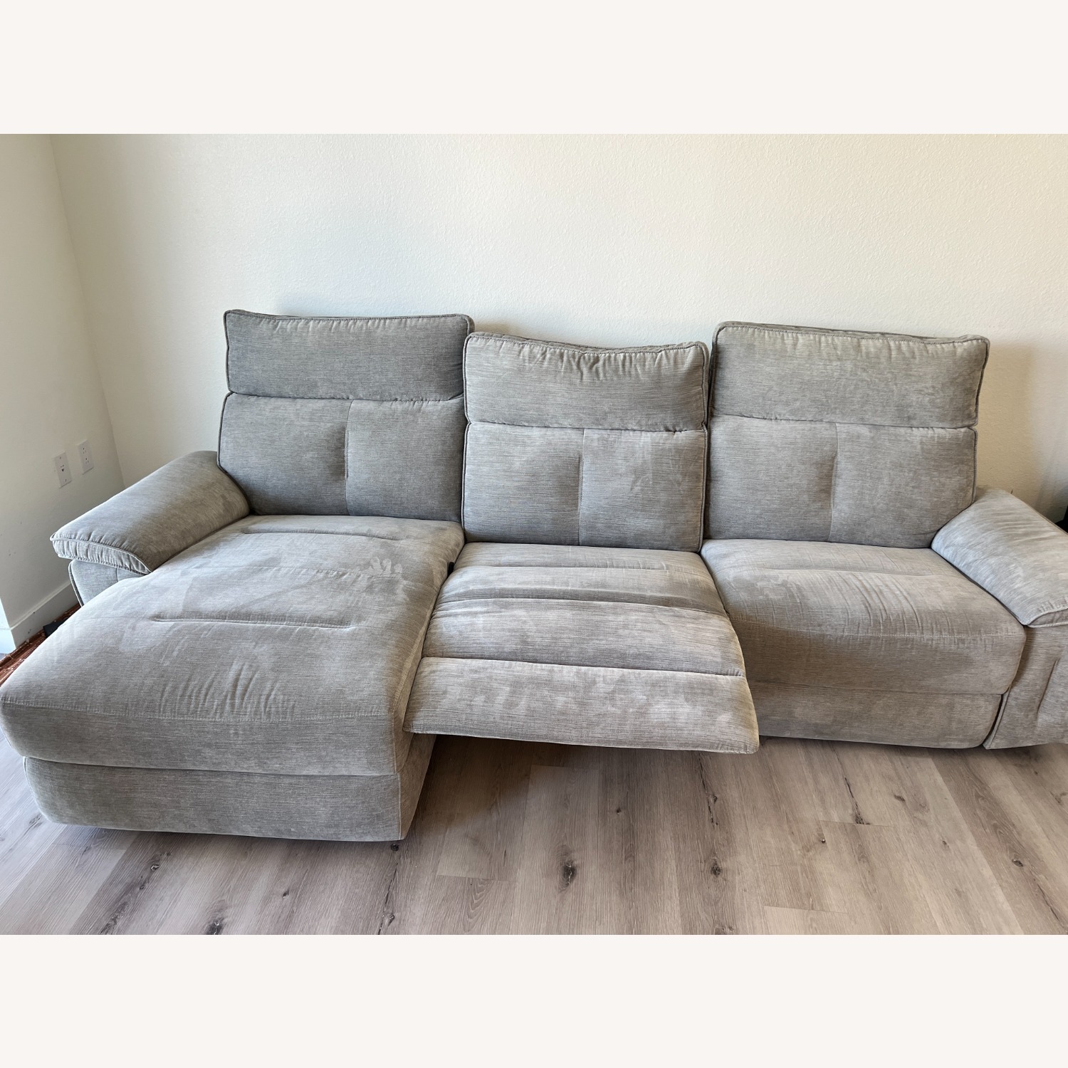 Living Spaces Pippa Light Gray 3+ Piece Sectional - image-5