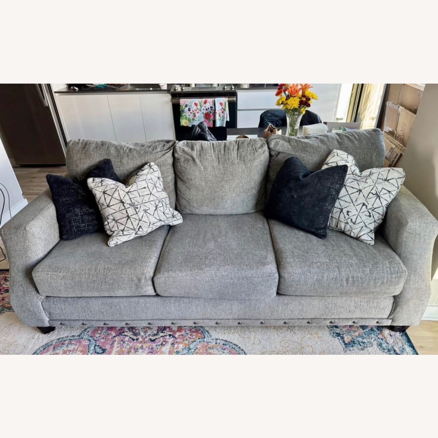 Broyhill Modern Gray Couch - image-0