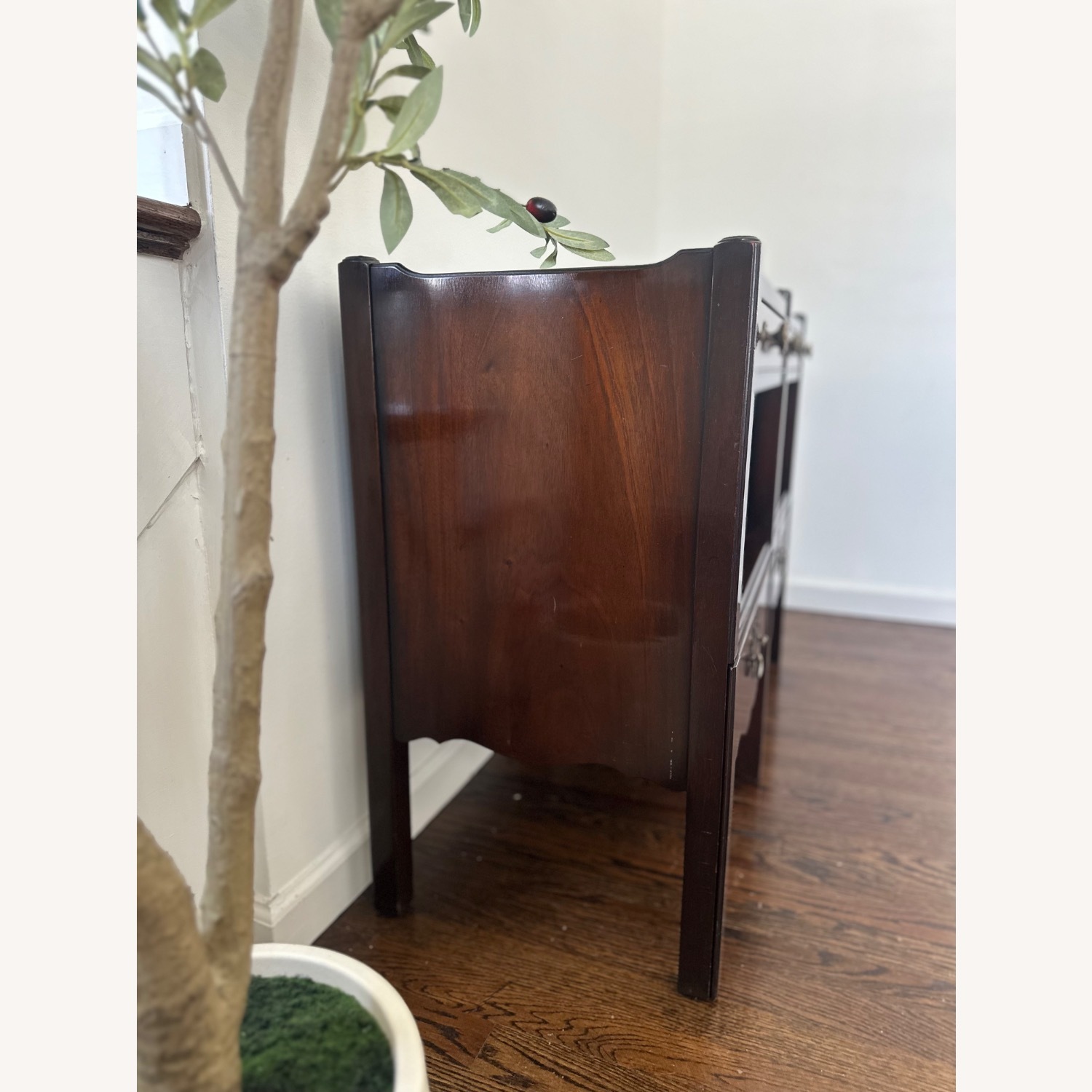 Kittinger Mahogany Nesting Bedside Tables - image-5