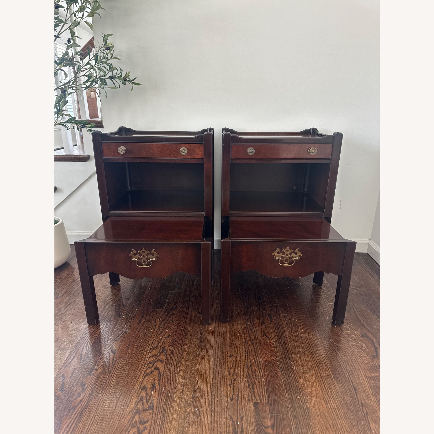 Kittinger Mahogany Nesting Bedside Tables - image-7