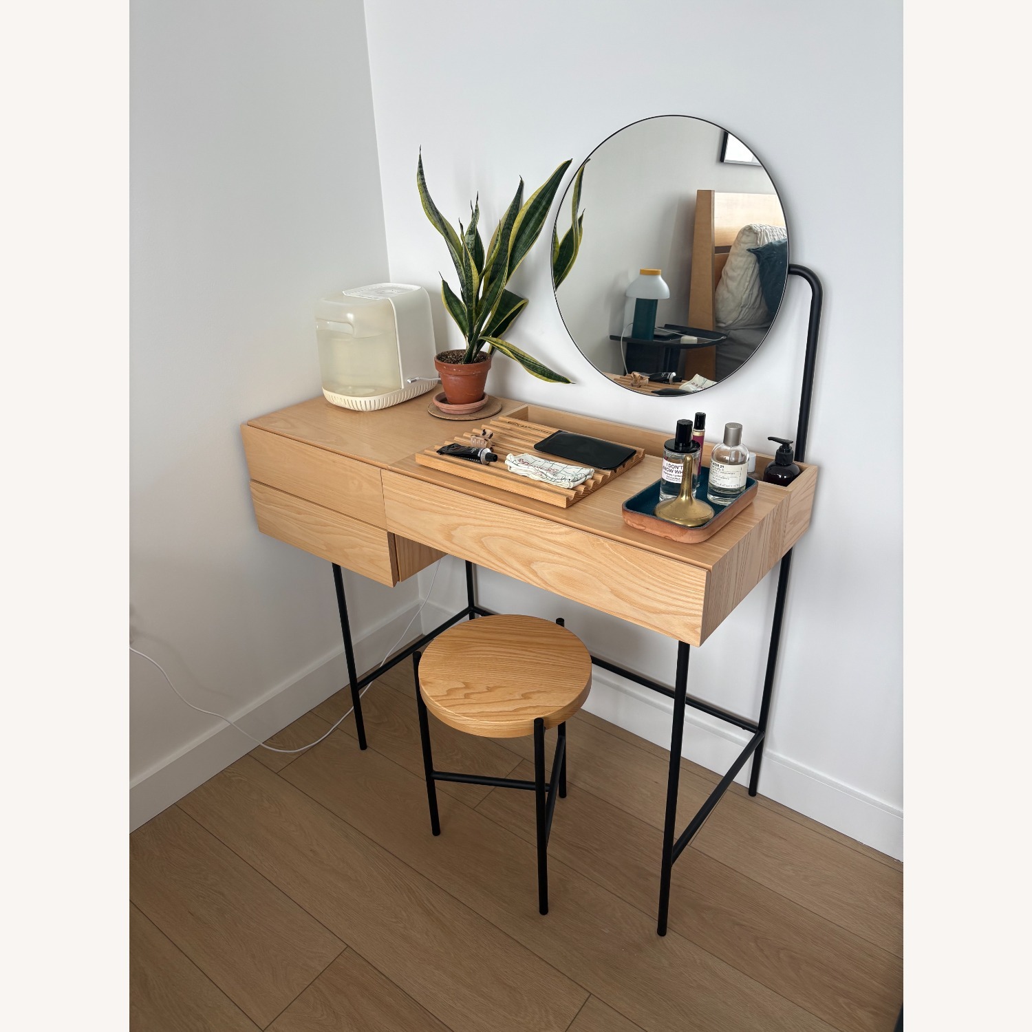 Dims. Composed Vanity Stool & Trays Set - image-9