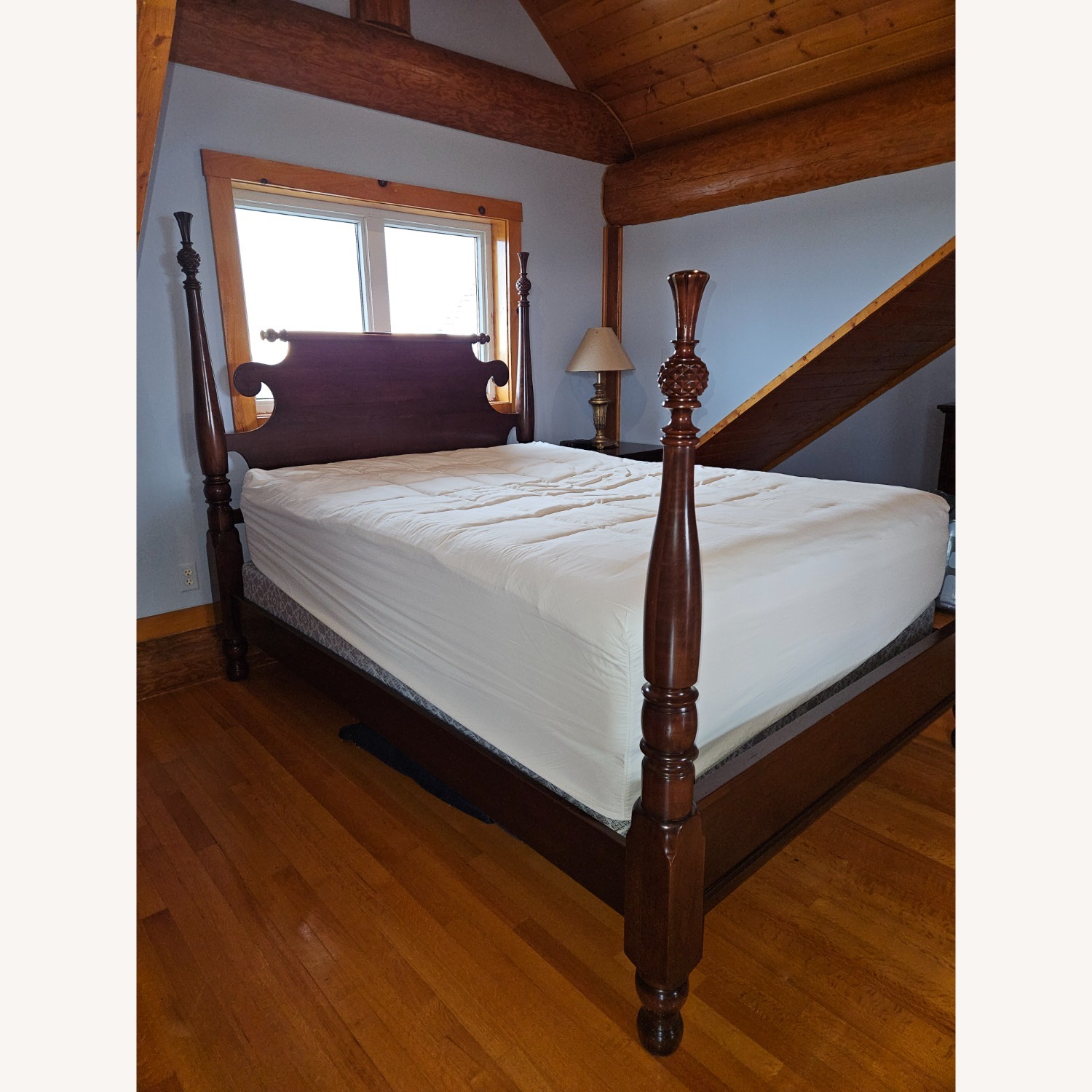 Nichols & Stone Wayside Thistle Queen Bed - image-3