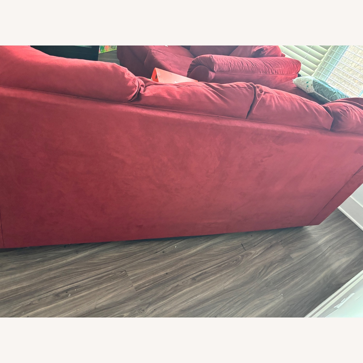 Ashley Furniture Darcy Red 3+ Seater Sofa - image-2
