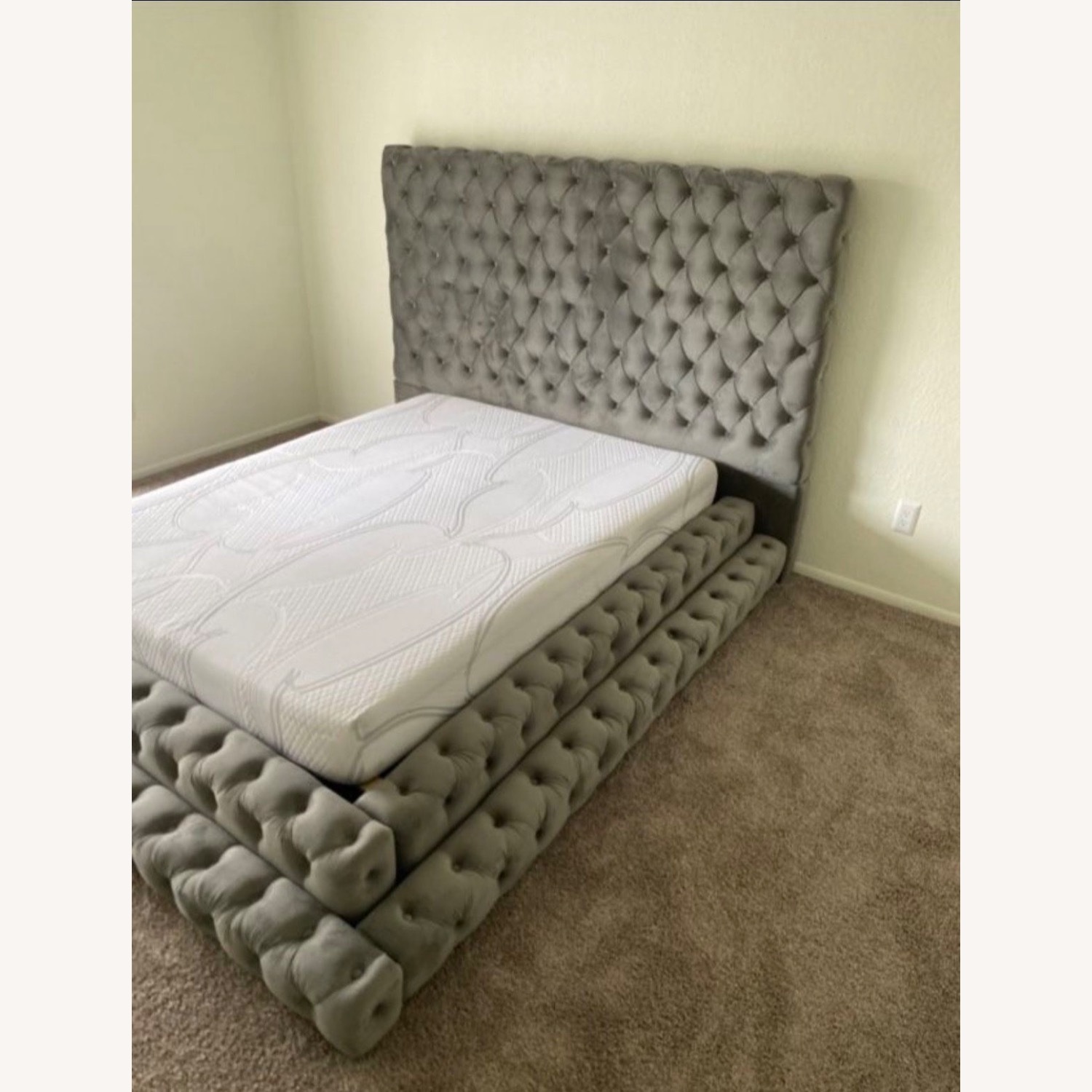 Full Queen Size Bed - image-0