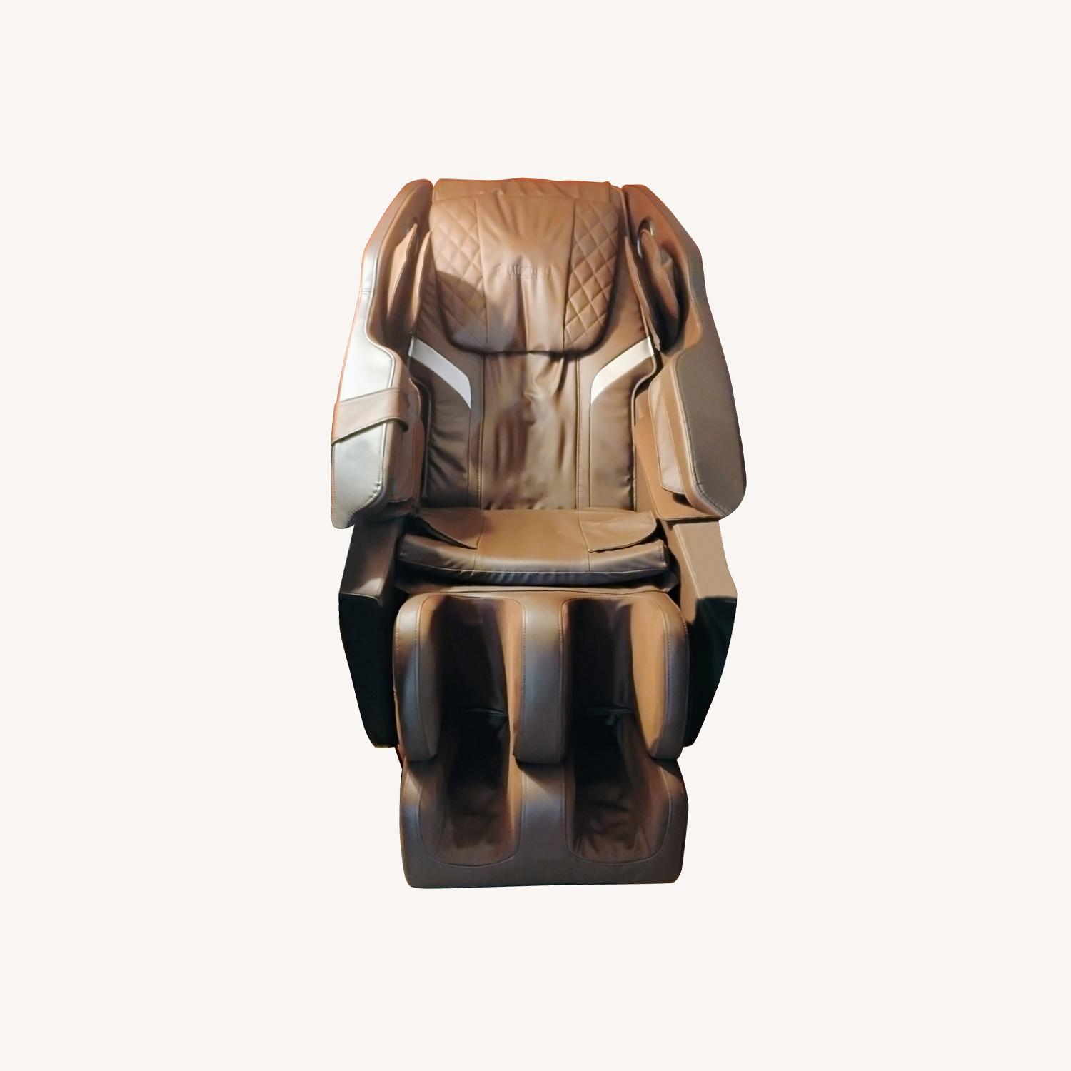 Massage Chair - image-0