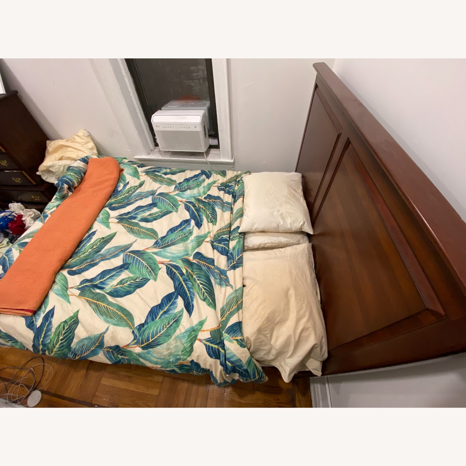 Kincaid Furniture Dark Brown Wood Queen Bed - image-2