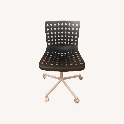 Used Comfortable Office Chair for sale on AptDeco