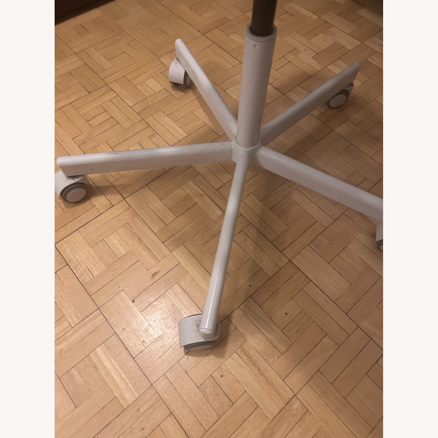 Comfortable Office Chair - image-4