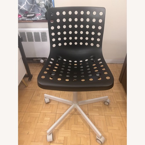 Used Comfortable Office Chair for sale on AptDeco