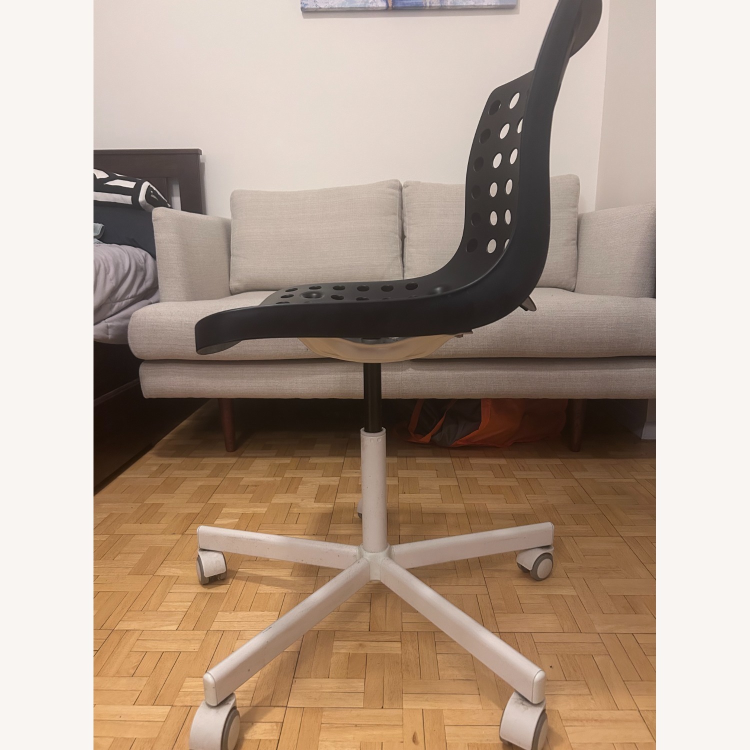 Comfortable Office Chair - image-3