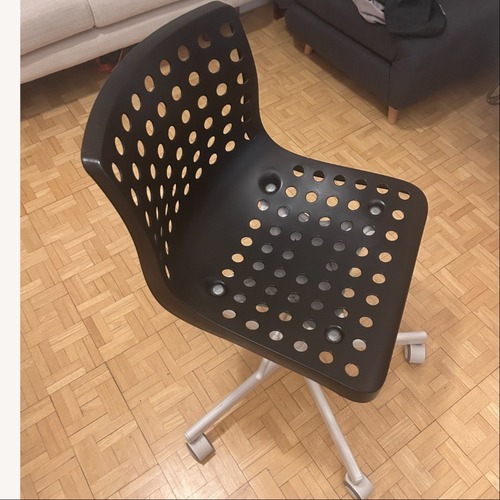 Used Comfortable Office Chair for sale on AptDeco