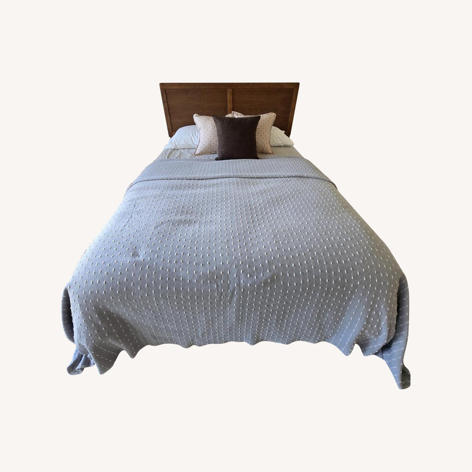 Avocado Queen Base Vibrating/Adjustable - image-0