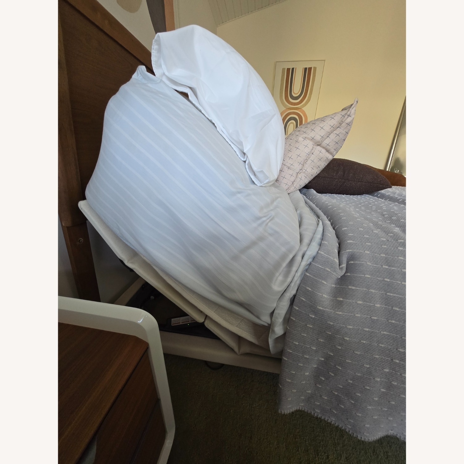 Avocado Queen Base Vibrating/Adjustable - image-1