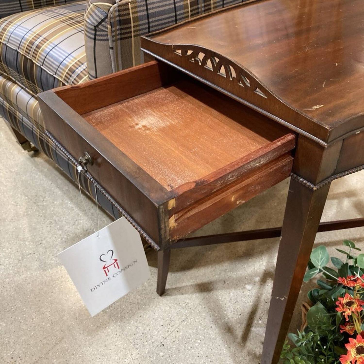 Weiman Heirloom Single Drawer Side Table - image-4