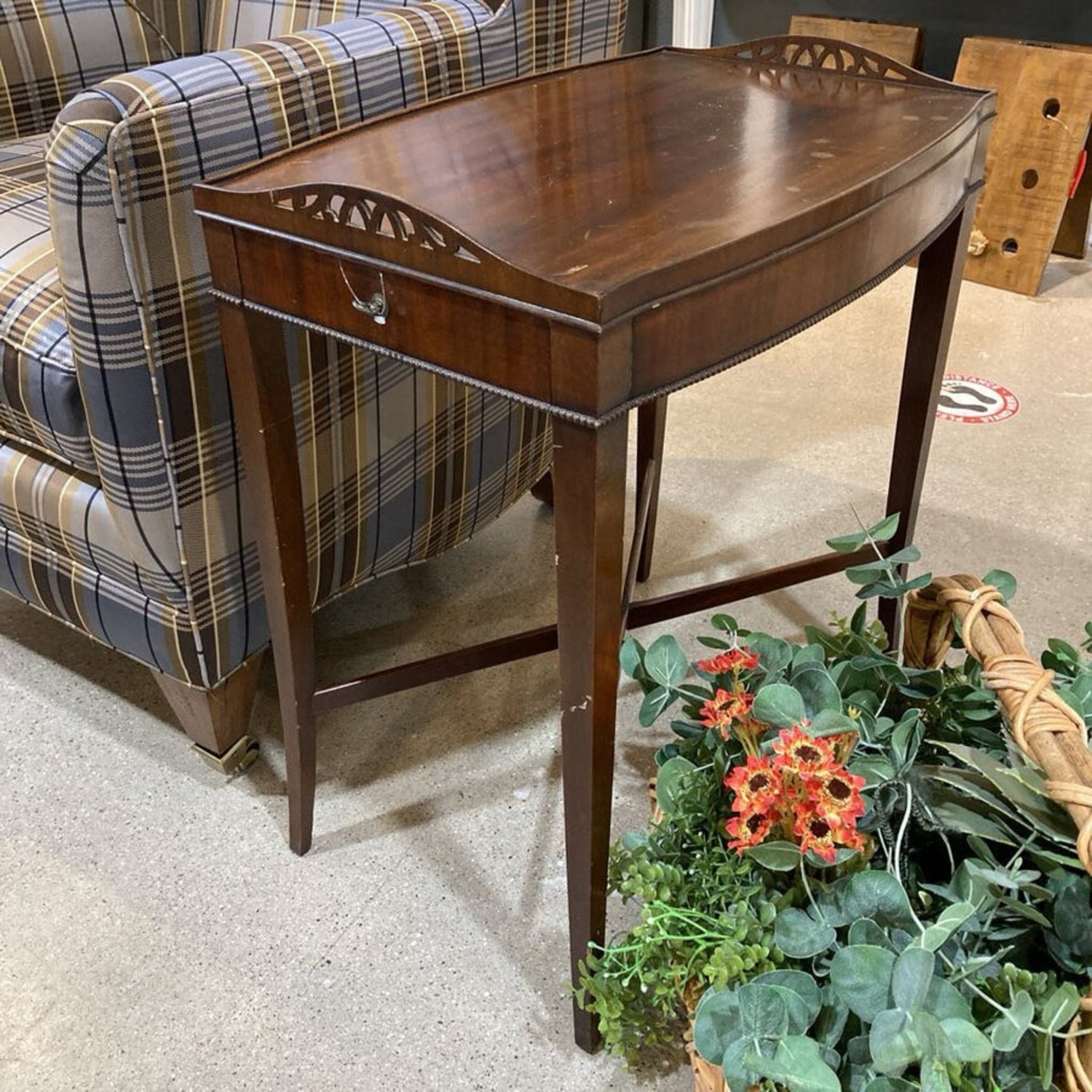 Weiman Heirloom Single Drawer Side Table - image-13