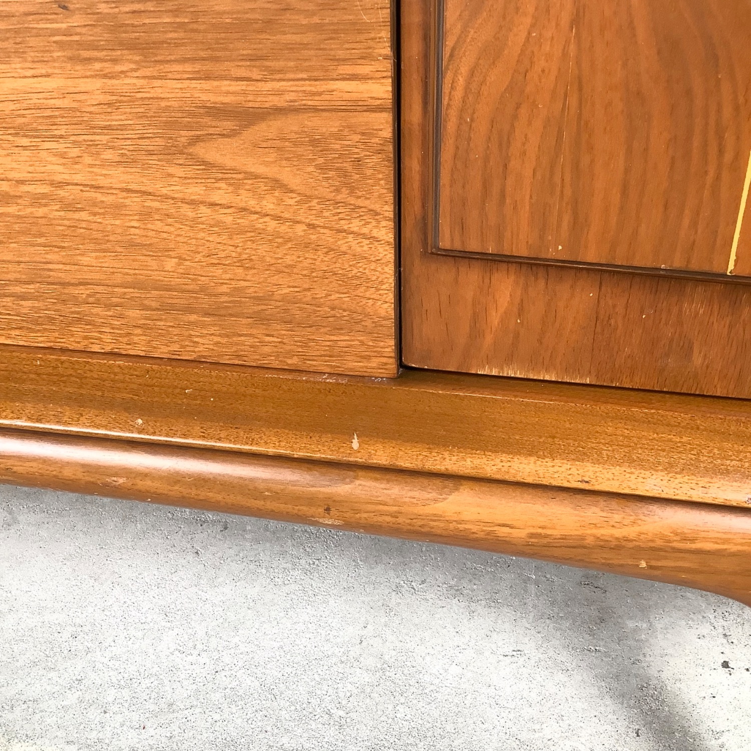 Long Mid-Century Modern Nine Drawer Dresser - image-11