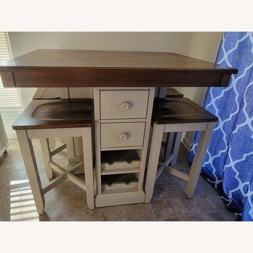 Used Raymour & Flanigan Shea Dining Set for sale on AptDeco