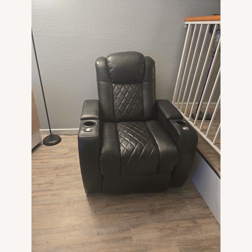 Used Valencia Tuscany Single Home Theater Seating for sale on AptDeco