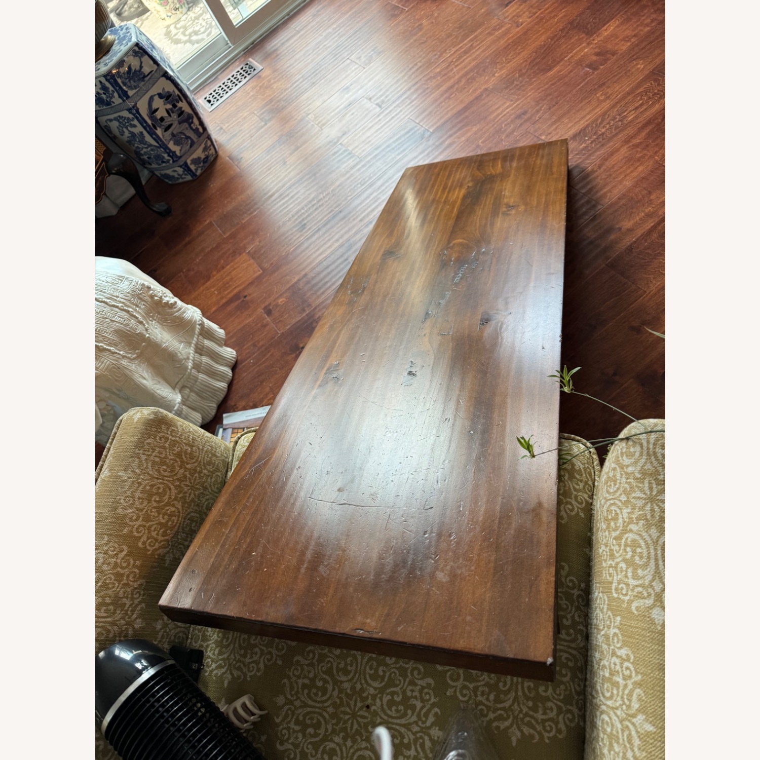 Pottery Barn Toscana Round Table 72” - image-5