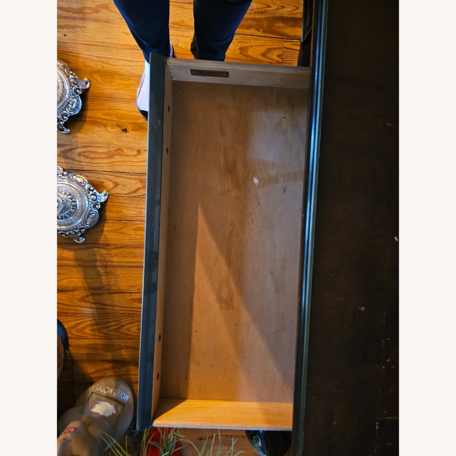 Hekman Furniture Dark Brown Sofa Table 80s - image-7