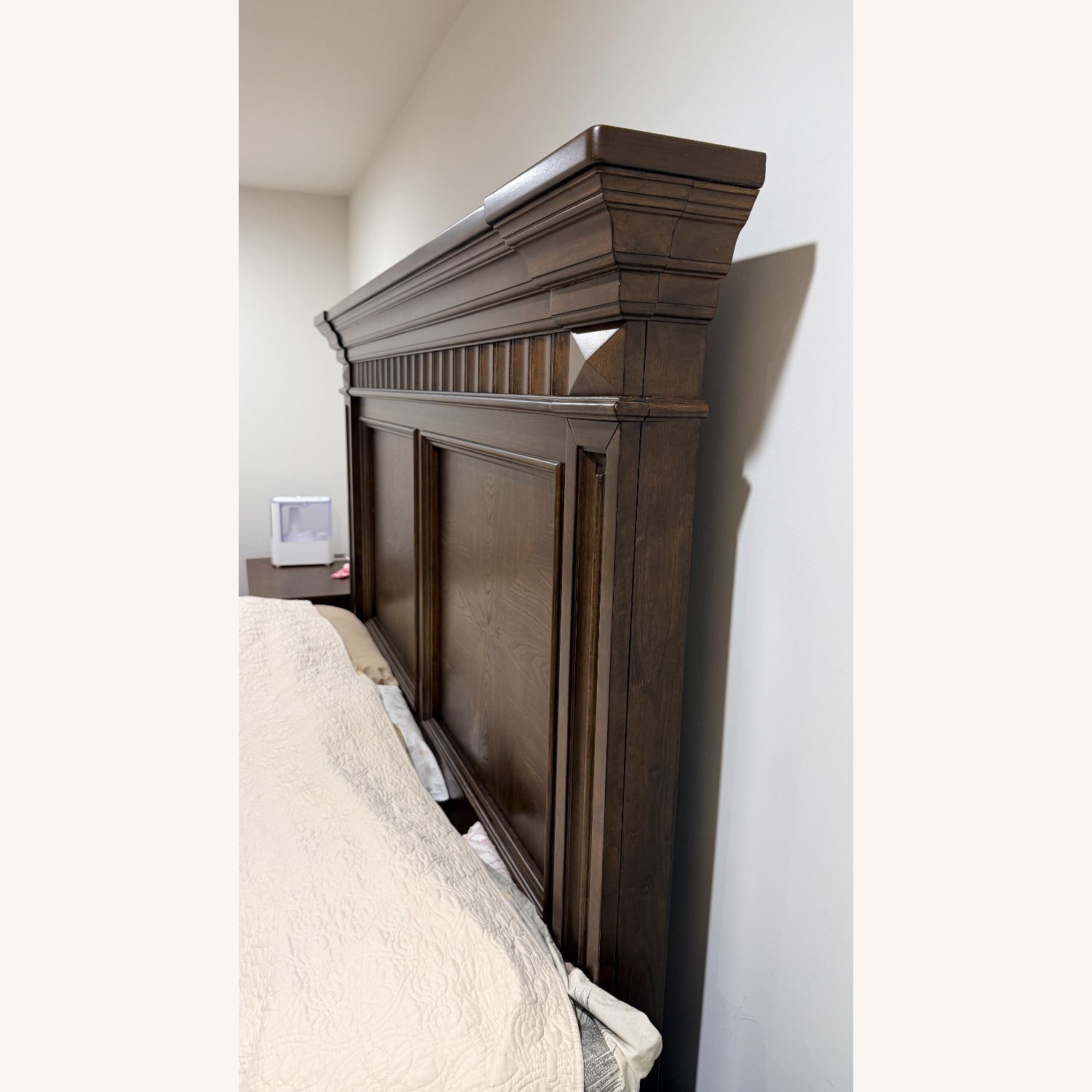 Havertys Breckenridge King Bed - image-3