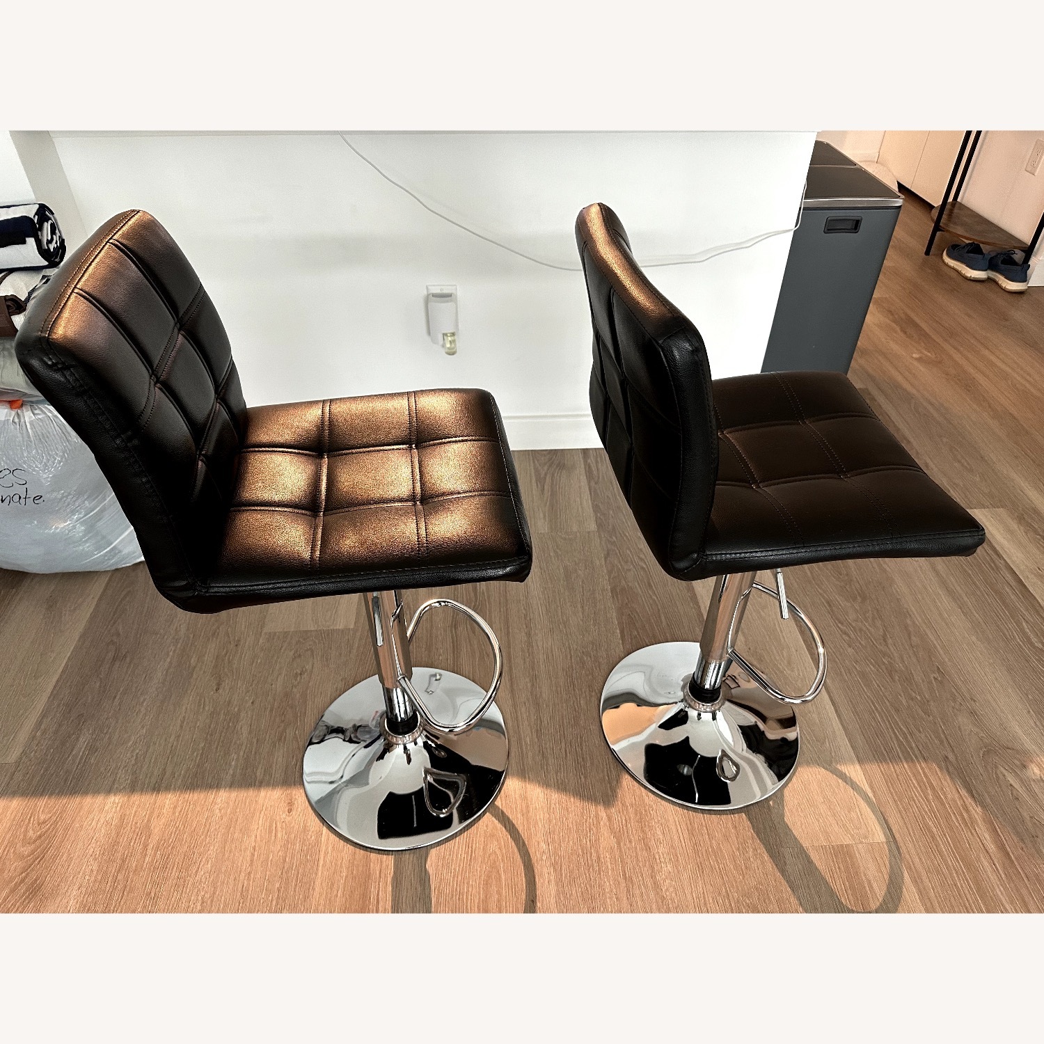 Set of 2 Black Bar Stools – Modern & Comfortable - image-2