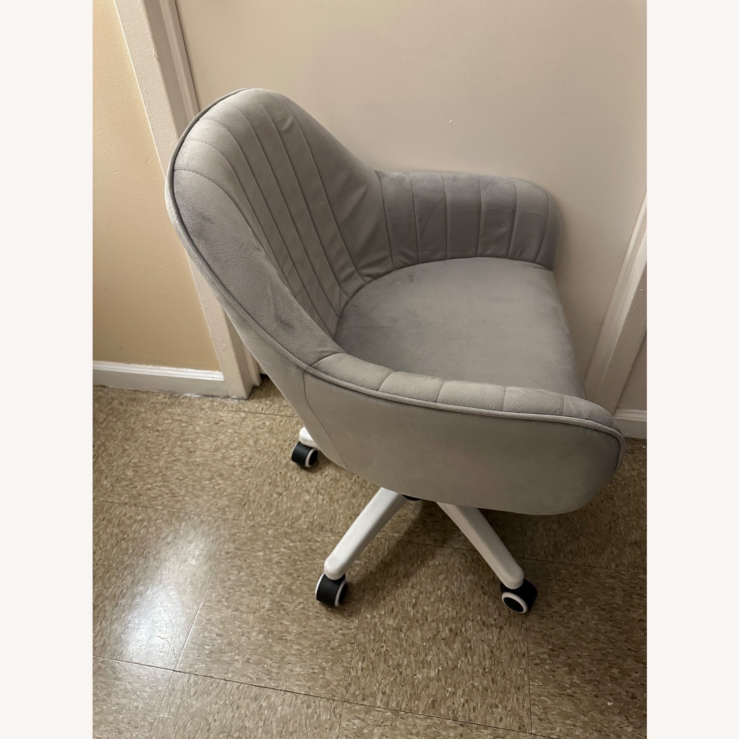 Light Gray Velvet Office Chair - image-4