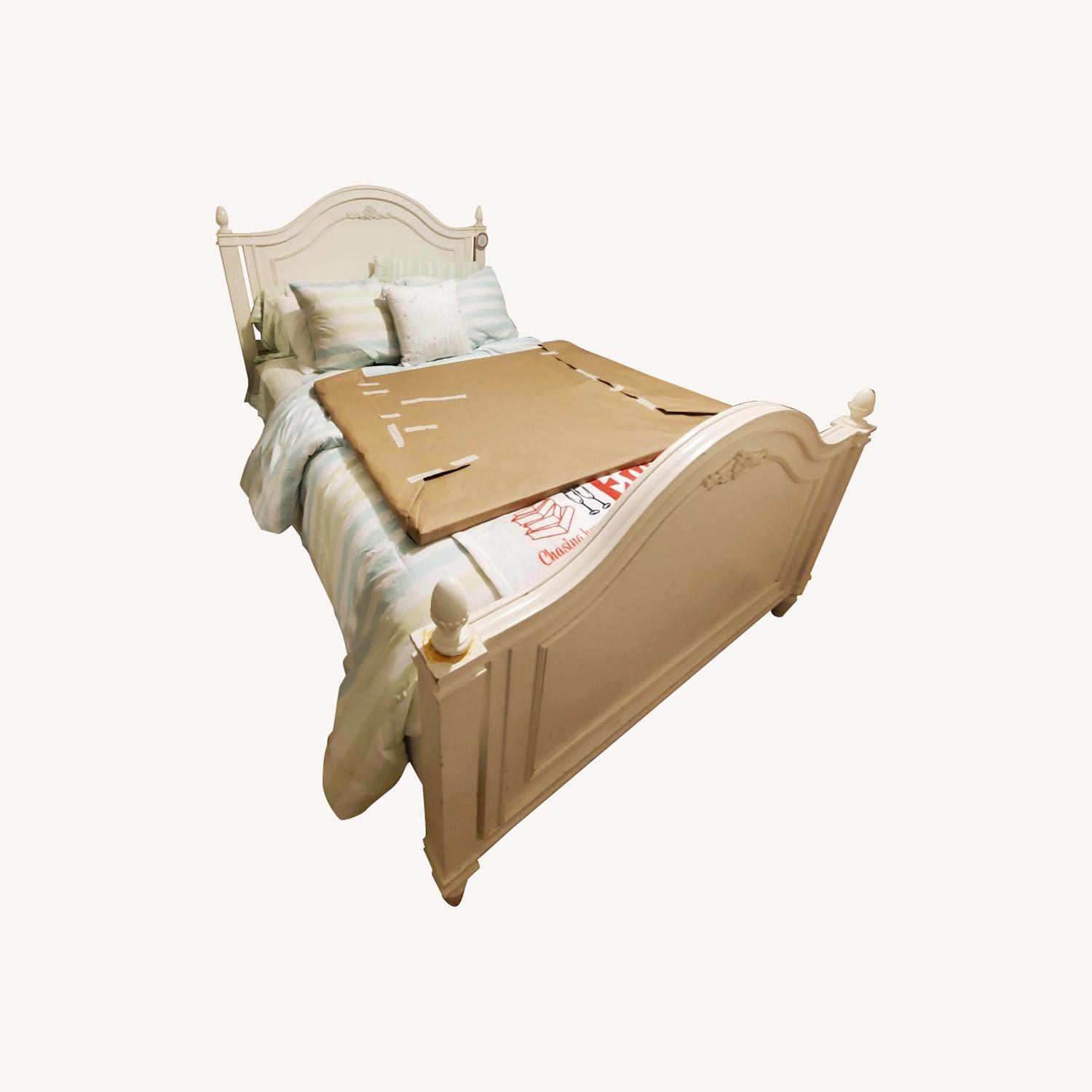 American Furniture Manufacturing White Full Bed - image-0