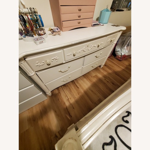 Used American Furniture Manufacturing White Full Bed for sale on AptDeco