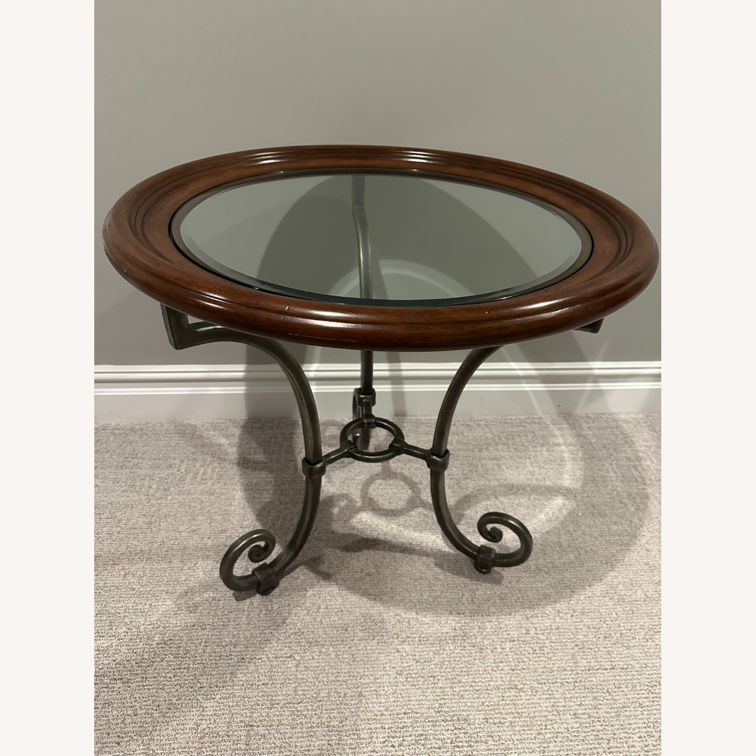 Ethan Allen Mia End Table Round - image-4