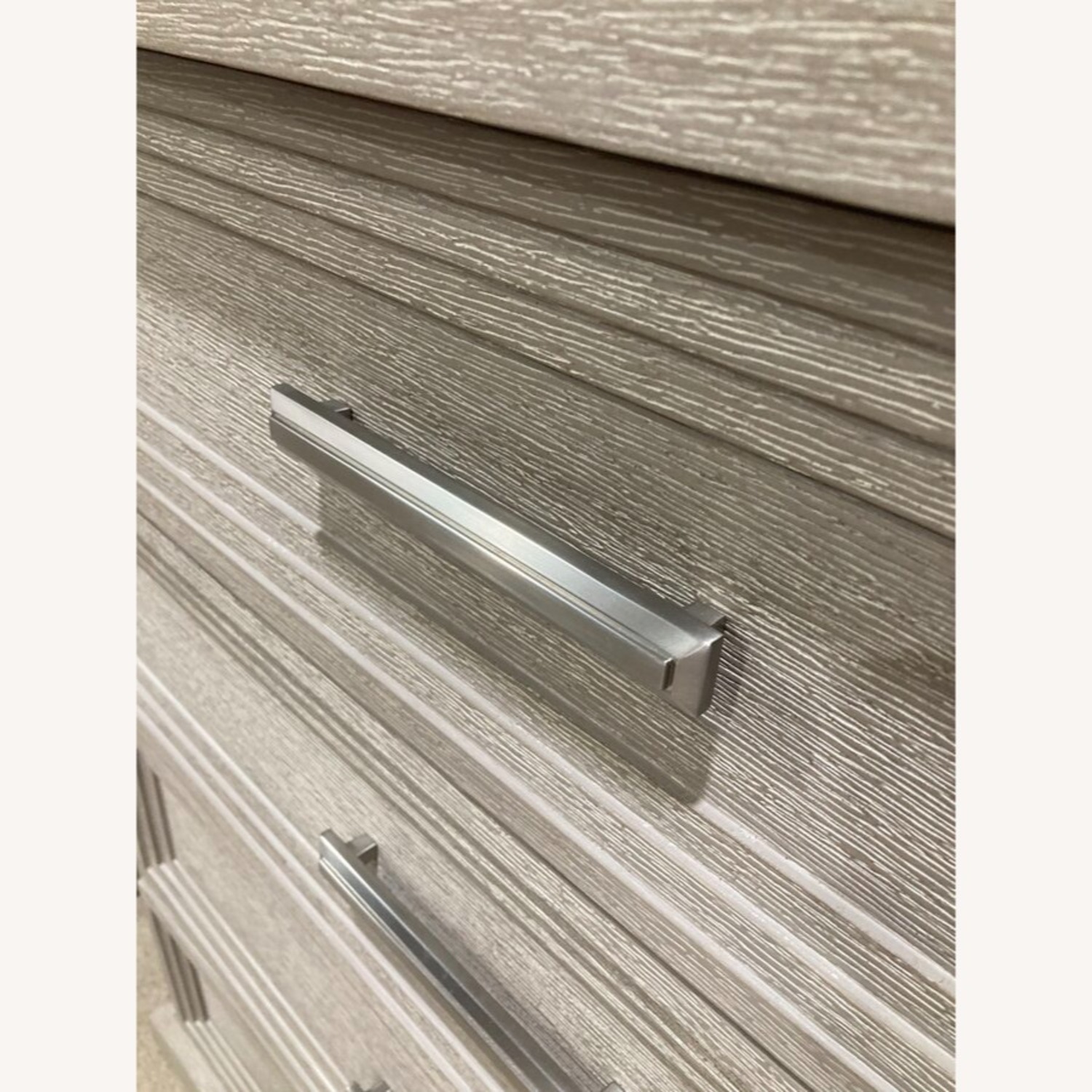 Riverside Furniture Cascade 8-Drawer Dresser - image-5