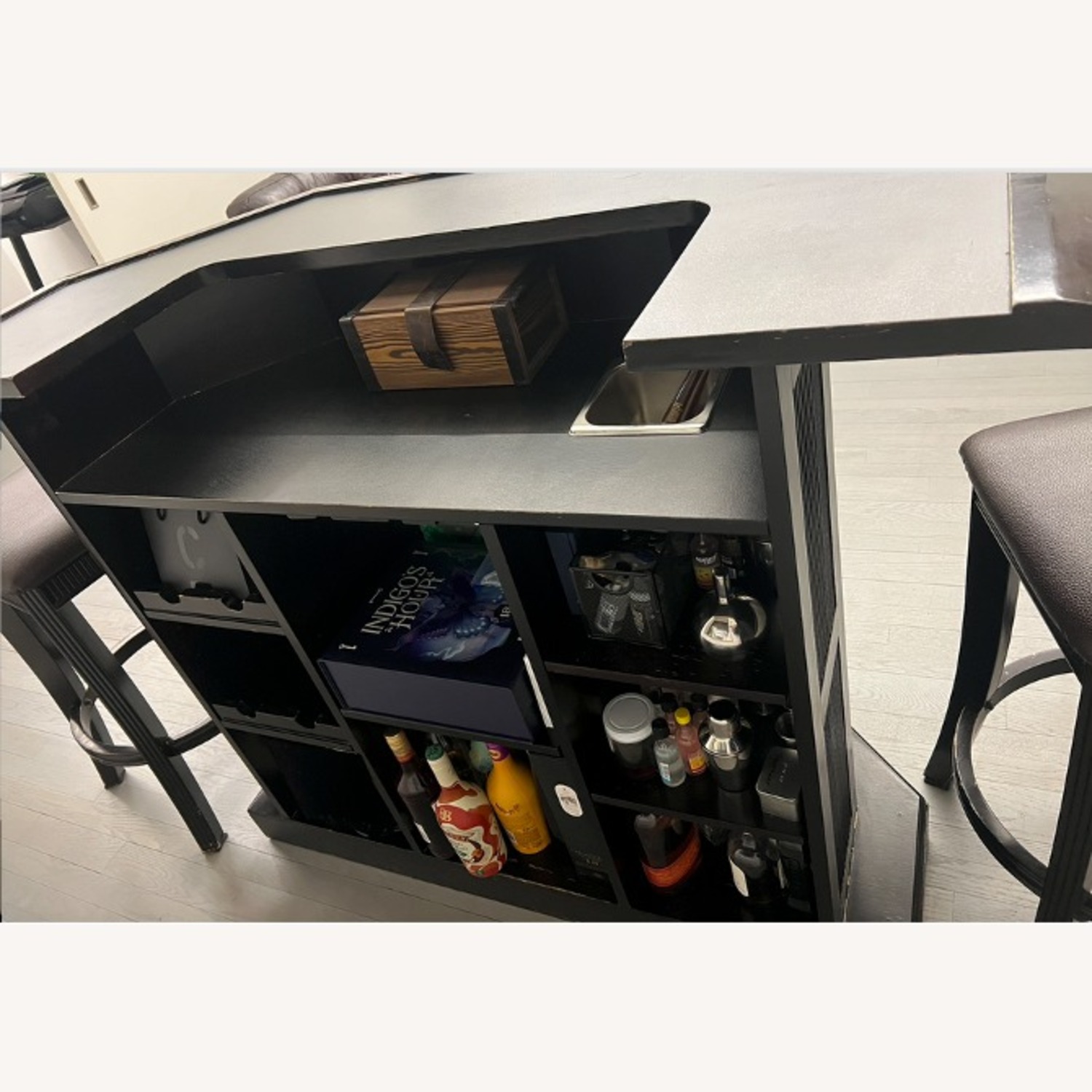 Real Wood Bar with Matching Stools - image-1