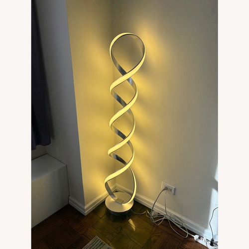 Used Modern Floor Lamp for sale on AptDeco