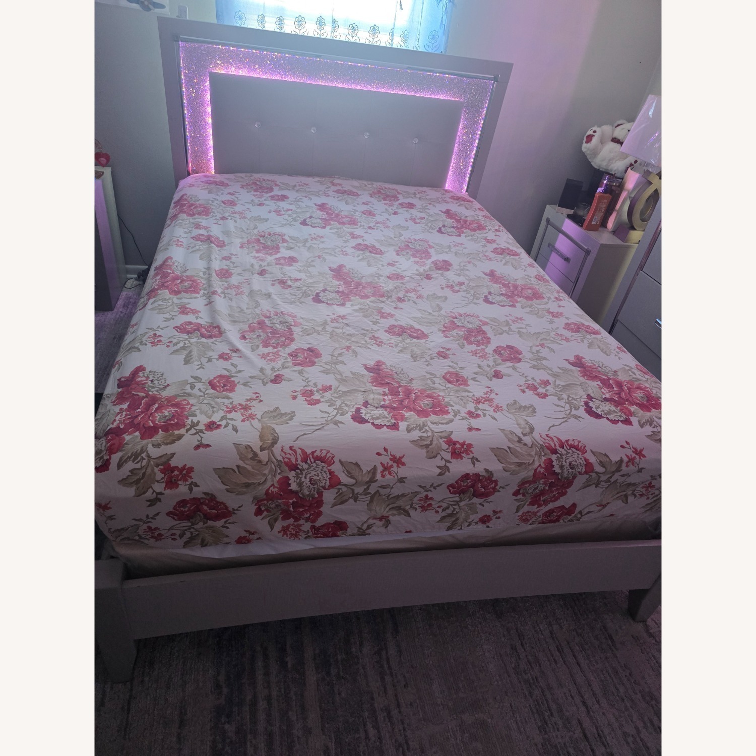 Light Gray Fabric Queen Bed - image-2