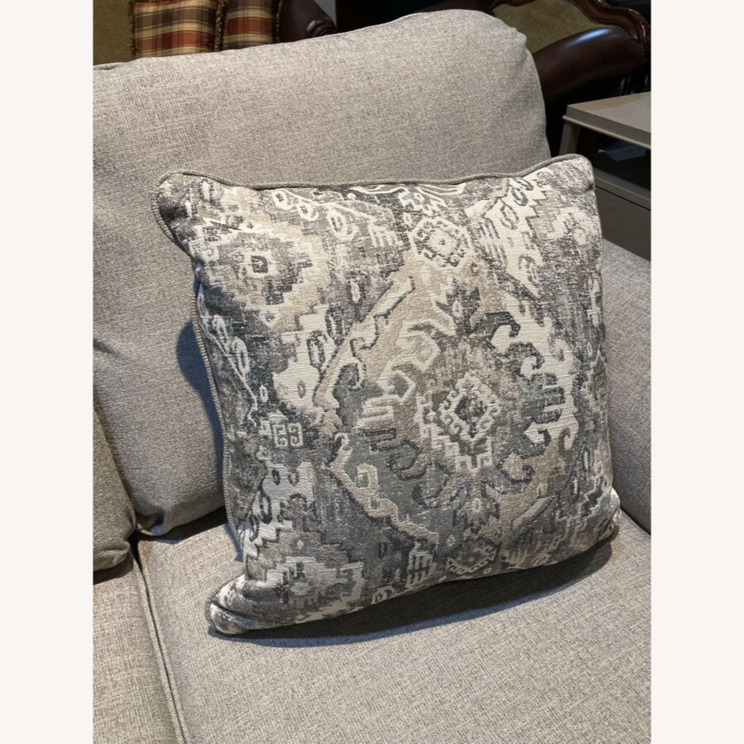 Ashley Furniture Sararose Heather Loveseat - image-4